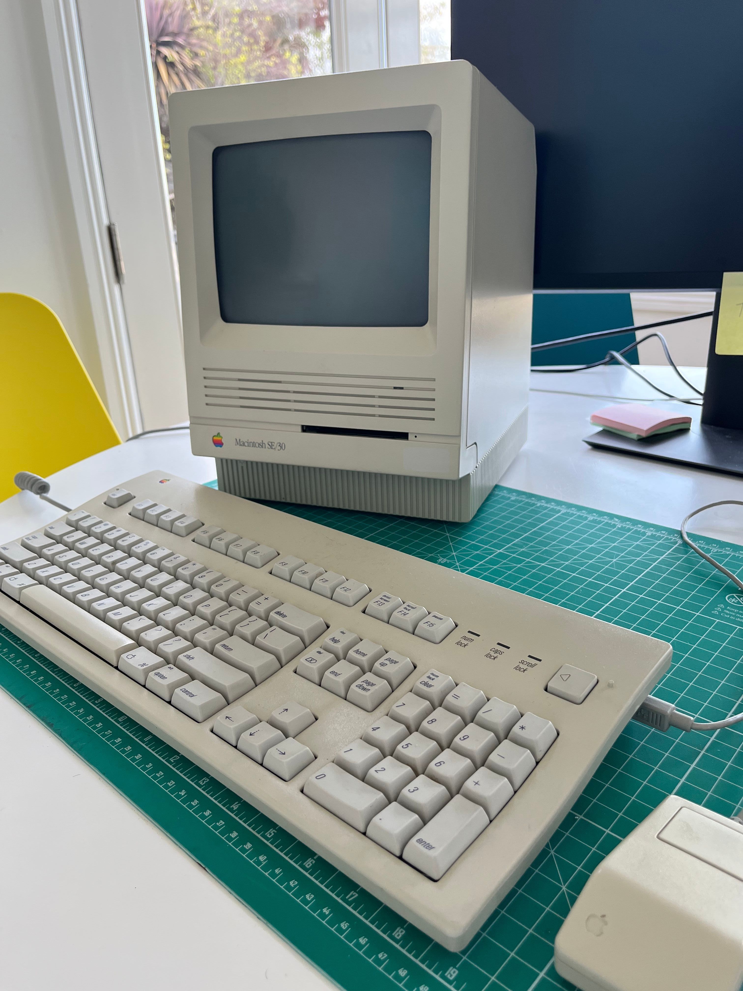 My New Old Apple Macintosh SE/30 Computer My New Old Apple Macintosh SE/30 Computer
